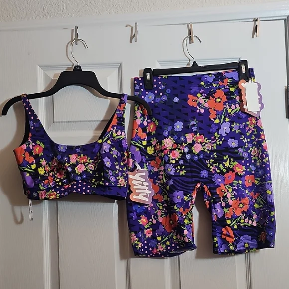 Yitty Fabletics Purple Floral Active Set - Sports Bra & Biker Shorts - Picture 1 of 1